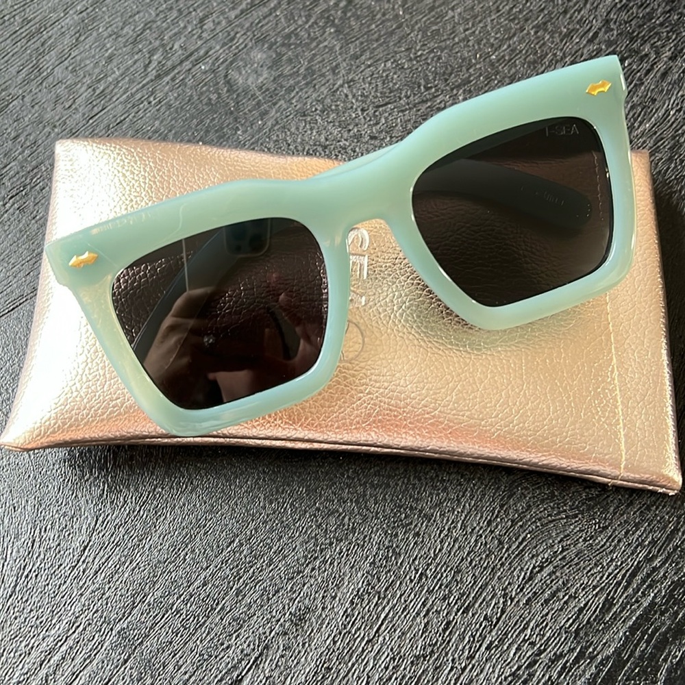 I SEA Sunglasses